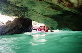 Grotte dans le Verdon